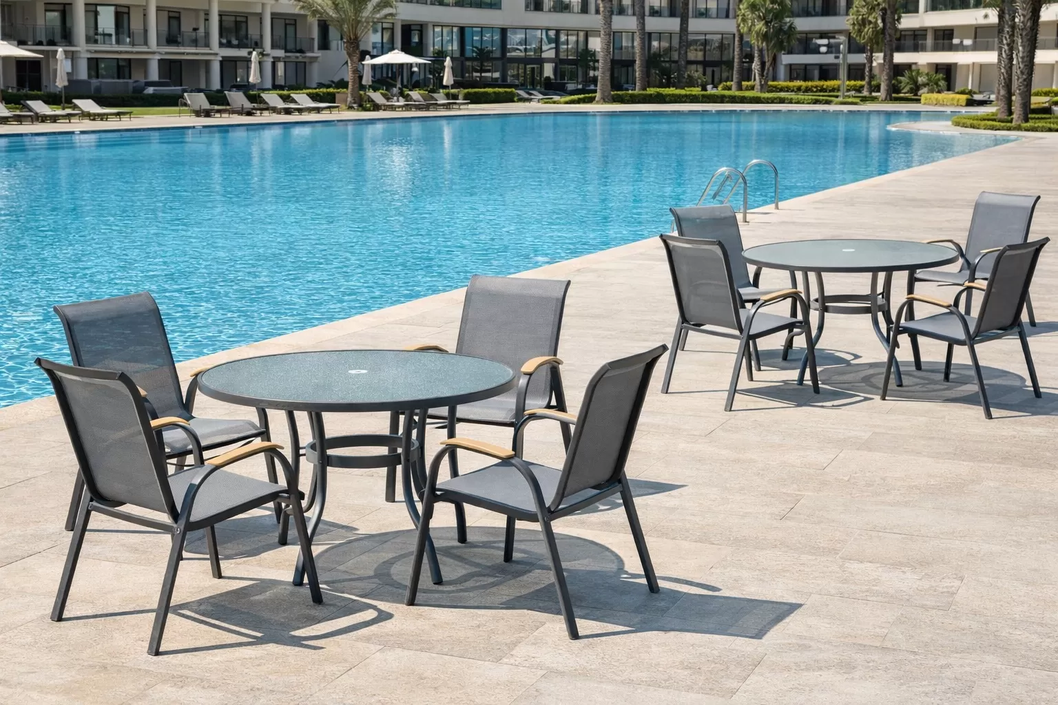 Mesa para Piscina Summer - Alumínio Cinza, com Tampo de Vidro Jateado | ø 105 cm * Mesa Redonda