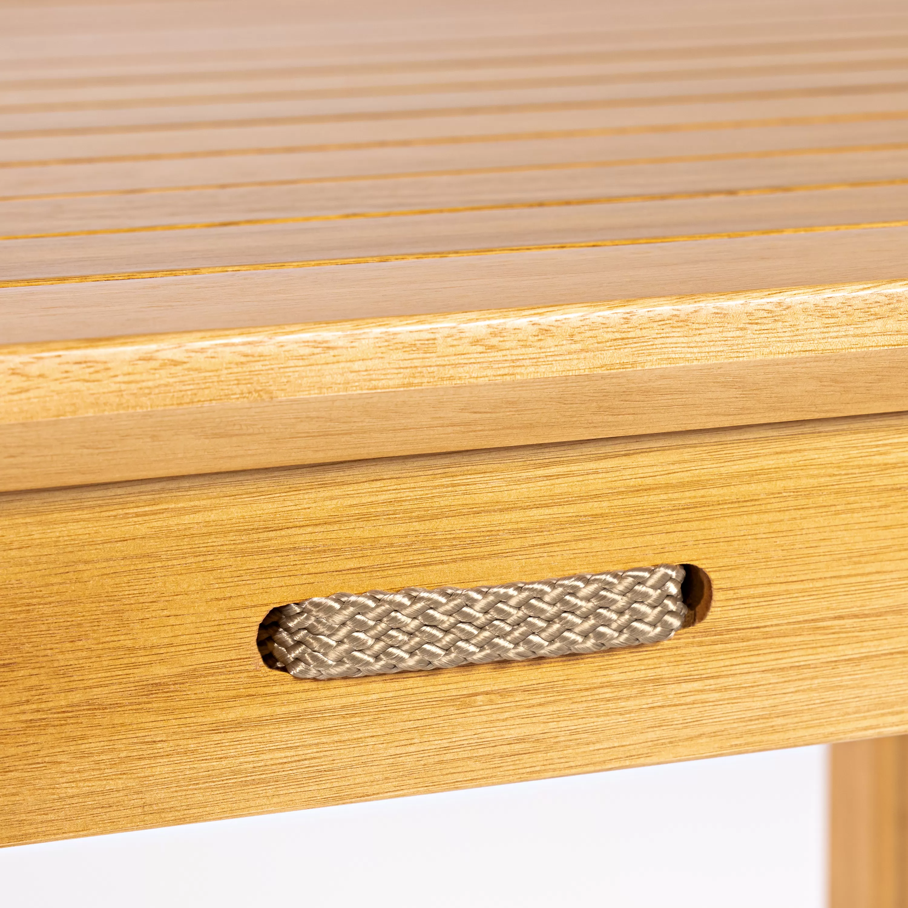 Mesa de Jantar em Madeira Corda Areia e Cores | Linha Traço - Alt. 0,75 cm X Larg. 1,40 cm X Prof. 0,93 Cm - Espaço Casa e Jardim
